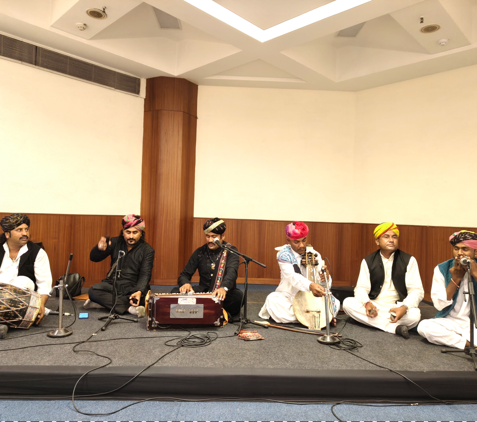 SURUH performance photo 9 — ensemble performing on stage