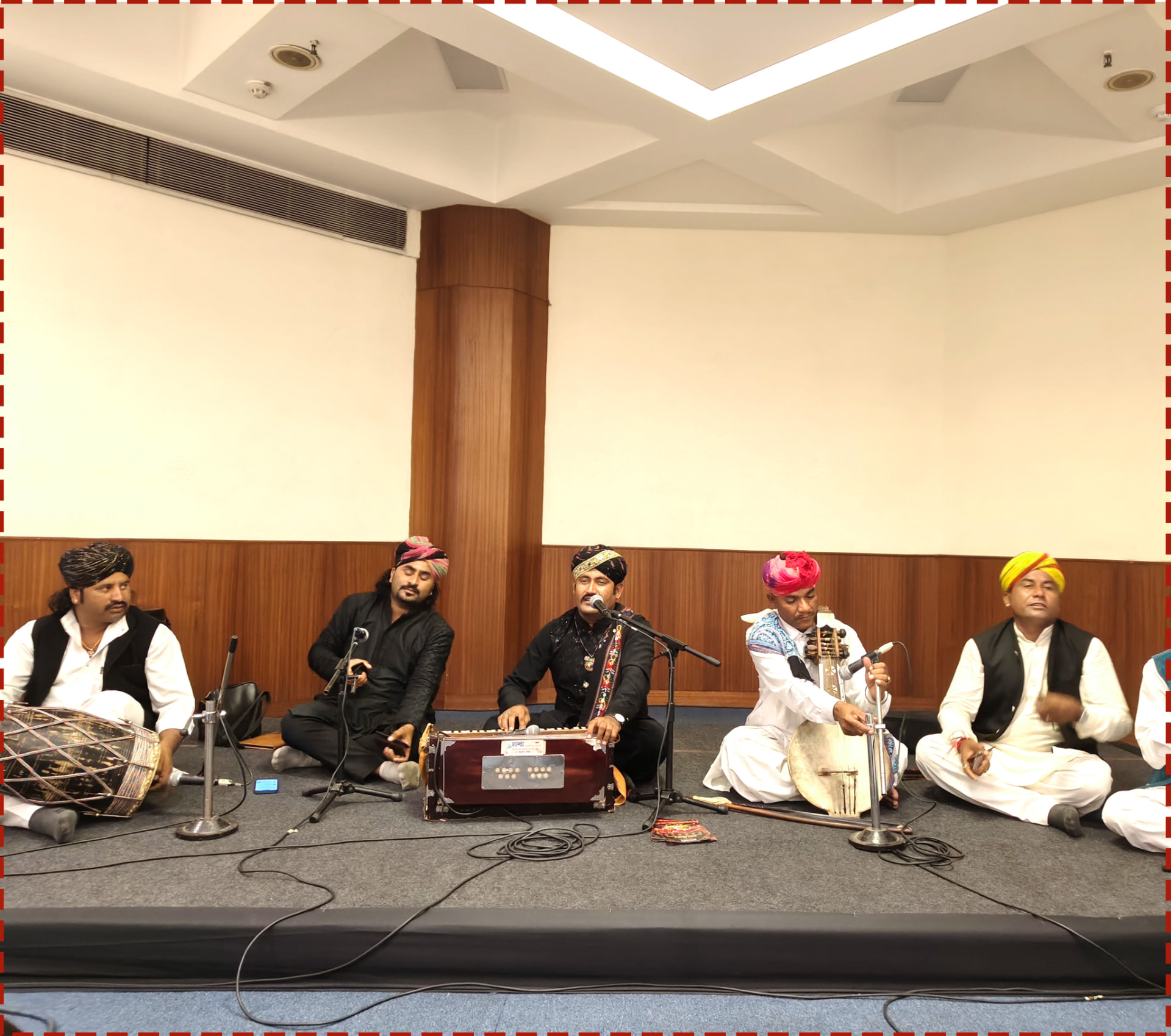 SURUH performance photo 8 — musicians performing on stage